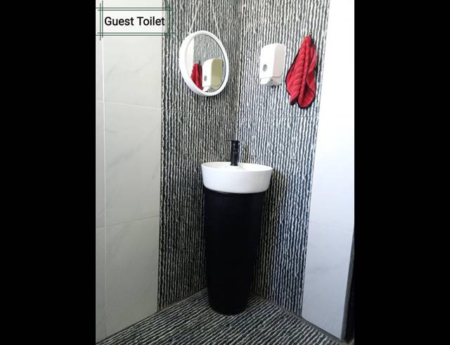 4 BEDROOM HOUSE FOR SALE IN MEER EN SEE